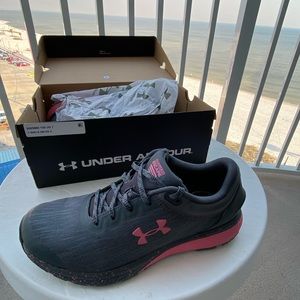New in box women’s Under Armour size 7